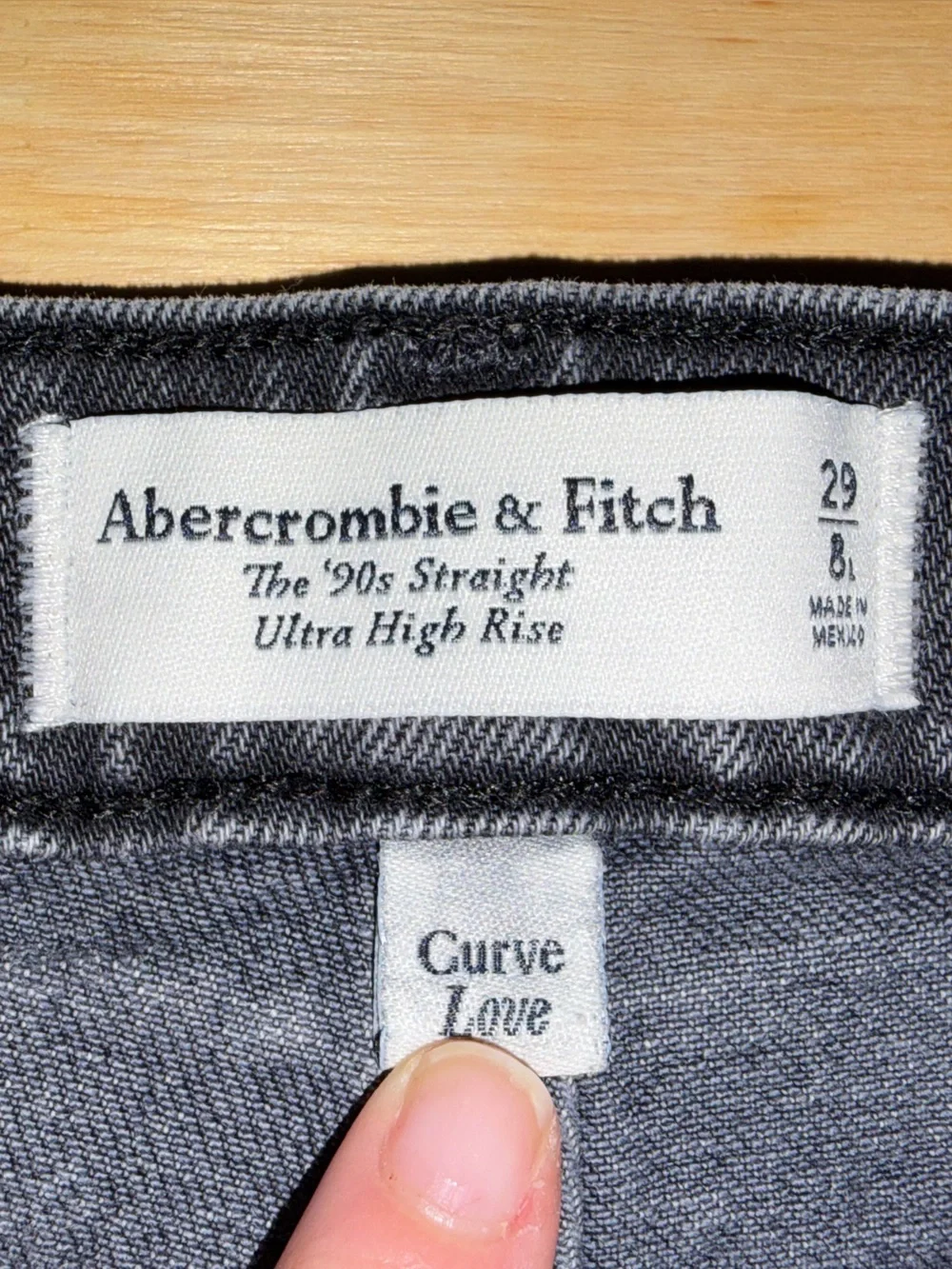 Abercrombie & Fitch Curve Love The 90s Straight Ultra High Rise Cuffed Jean